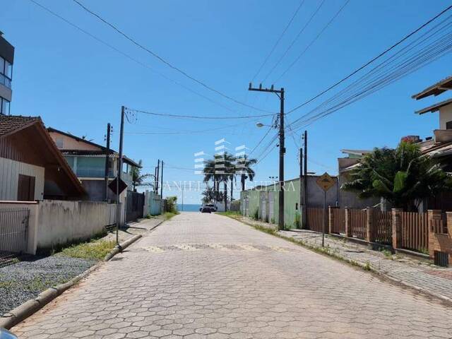 #3 - Apartamento para Venda em Balneário Piçarras - SC